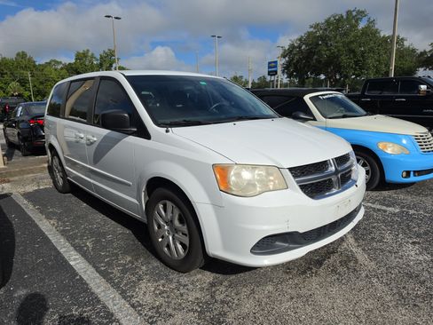 Used 2014 Dodge Grand Caravan SE w/ Quick Order Package 29E SE FWD image 2