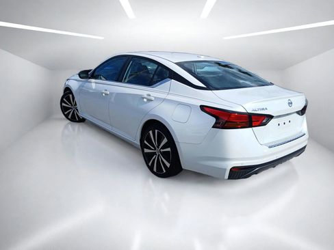 Used 2021 Nissan Altima 2.5 SR FWD image 6