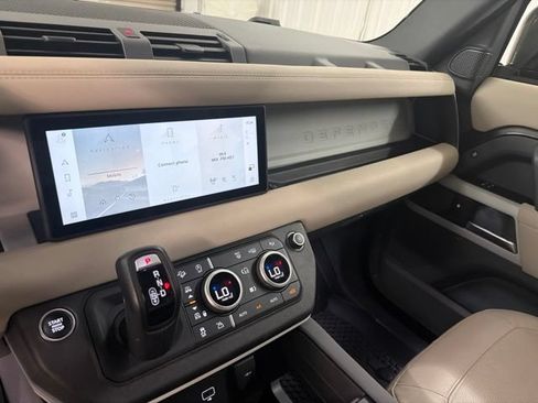 Used 2023 Land Rover Defender 110 SE AWD/4WD image 29