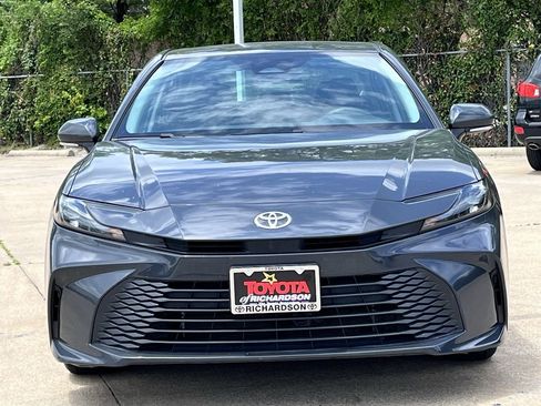 Used 2025 Toyota Camry LE FWD image 7