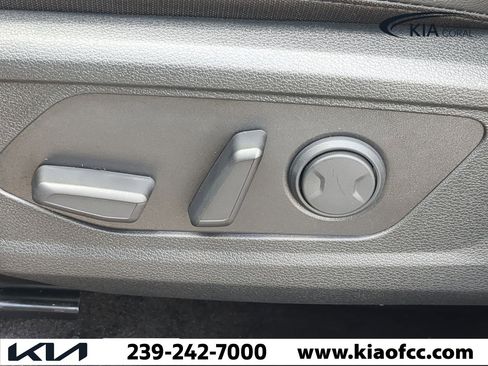 New 2025 Kia Sportage EX image 19