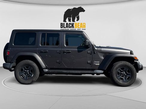 Used 2019 Jeep Wrangler Unlimited Sport AWD/4WD image 2