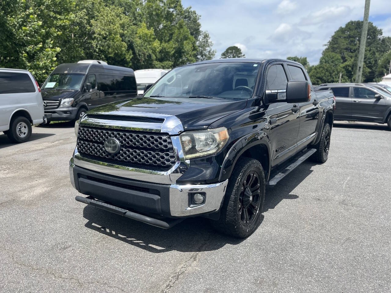 Used 2018 Toyota Tundra SR5 w/ SR5 Upgrade Package AWD/4WD image 28