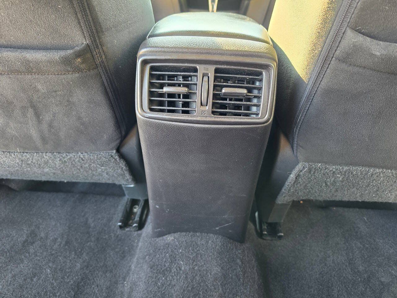 Used 2014 Nissan Rogue S FWD image 25