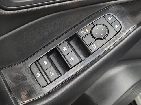 Certified 2025 Nissan Rogue S image 18