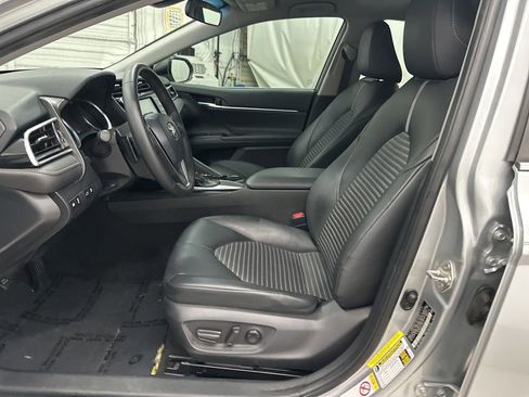Used 2018 Toyota Camry SE FWD image 21