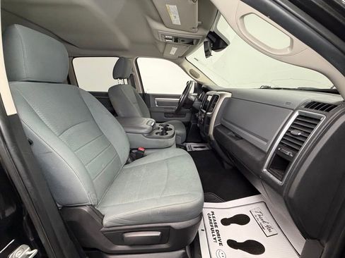 Used 2018 RAM 1500 SLT image 9