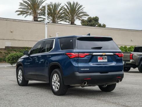 Used 2022 Chevrolet Traverse LS FWD image 7