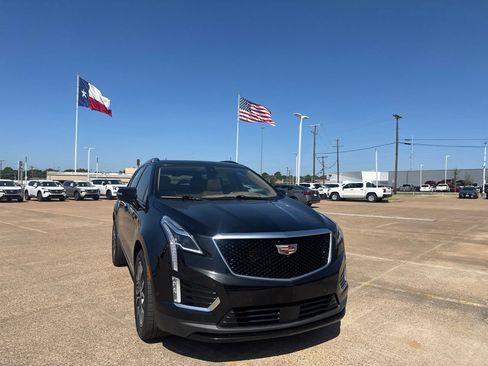 Used 2022 Cadillac XT5 Sportv w/ Platinum Package AWD/4WD image 3