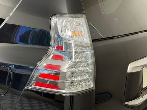 Used 2023 Lexus GX 460 Premium w/ Premium Package AWD/4WD image 14