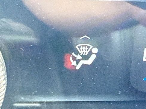 Used 2022 Ford Mustang Mach-E Select image 22