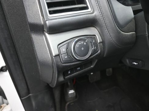 Used 2018 Ford Explorer Platinum image 13