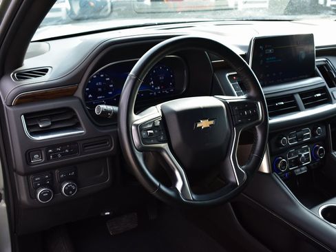 Used 2023 Chevrolet Suburban Premier image 43