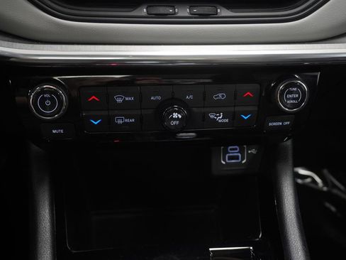 Used 2023 Jeep Compass Limited w/ Sun and Sound Group image 35