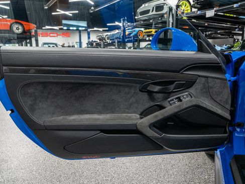 Used 2018 Porsche 911 GT2 RS RWD image 40