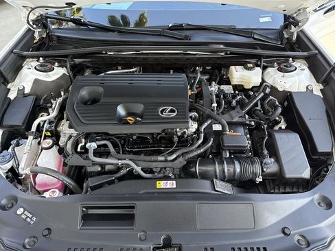 Used 2024 Lexus ES 300h w/ Premium Package image 16