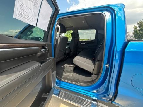 Used 2022 Chevrolet Silverado 1500 LT w/ Convenience Package II AWD/4WD image 18