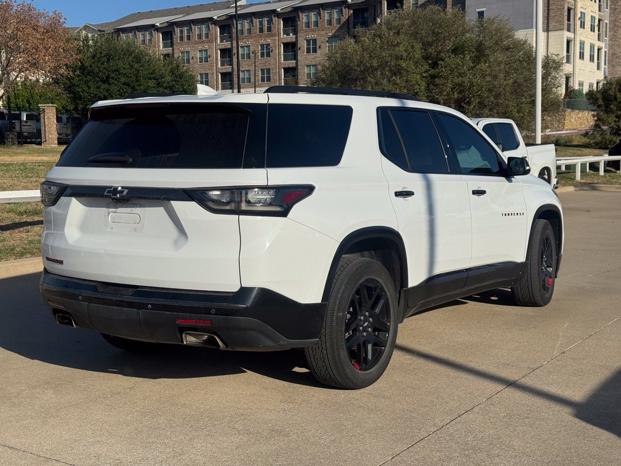 Used 2021 Chevrolet Traverse Premier w/ Redline Edition FWD image 4