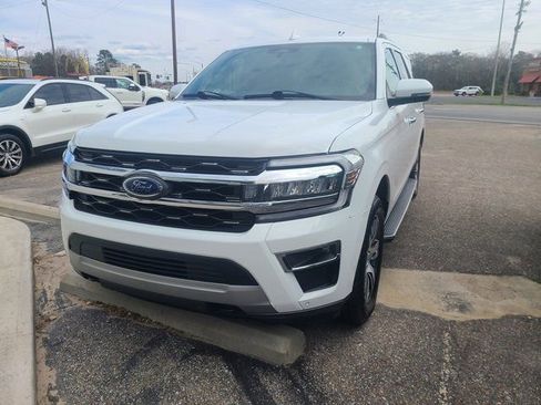 Used 2022 Ford Expedition Limited AWD/4WD image 2