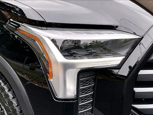 Used 2023 Toyota Tundra SR5 w/ SR5 Premium Package RWD image 27