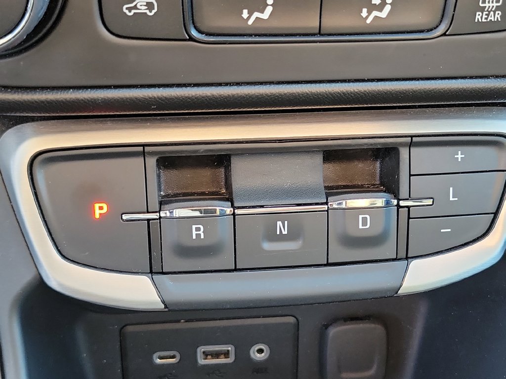 Used 2024 GMC Terrain SLE FWD image 32