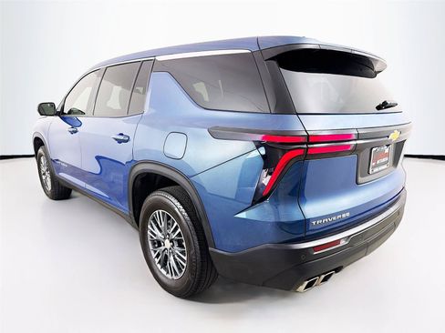 Used 2024 Chevrolet Traverse LS FWD image 33