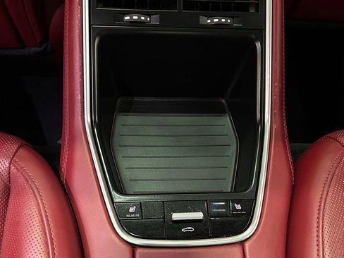 Used 2018 Porsche Panamera 4S w/ Premium Package Plus AWD/4WD image 32