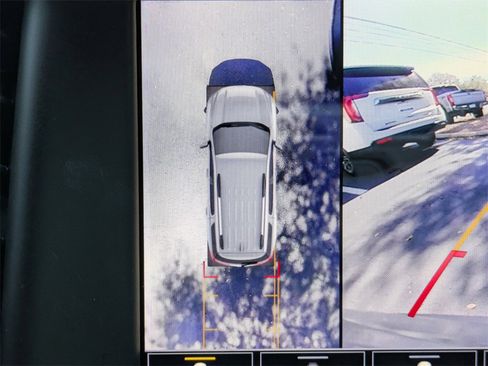 Used 2023 GMC Acadia SLT w/ Elevation Edition image 30