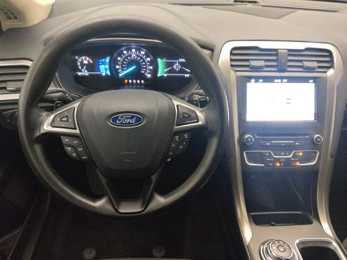 Used 2018 Ford Fusion SE w/ Fusion SE Technology Package FWD image 22