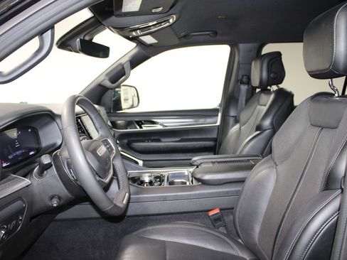 Used 2024 Jeep Wagoneer Series II w/ Flexible Seating Group AWD/4WD image 21