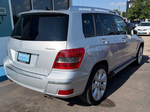 Used 2010 Mercedes-Benz GLK 350 4MATIC image 2