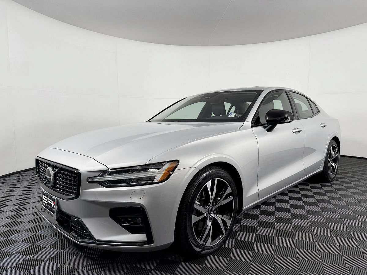 Used 2023 Volvo S60 B5 Core AWD/4WD image 2