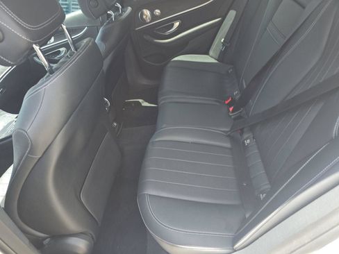 Used 2019 Mercedes-Benz E 300 image 4