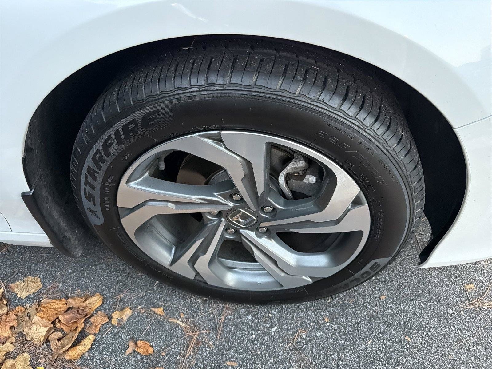 Used 2018 Honda Accord EX-L image 9