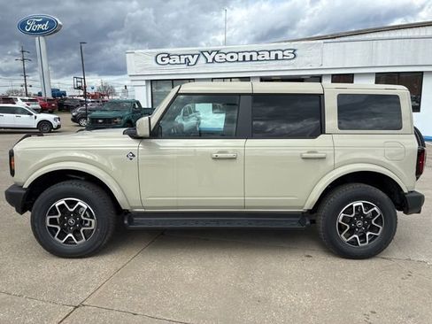 New 2025 Ford Bronco Outer Banks image 3