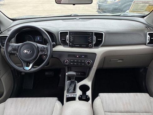 Used 2017 Kia Sportage LX image 7