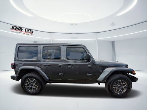 New 2025 Jeep Wrangler Sahara image 33