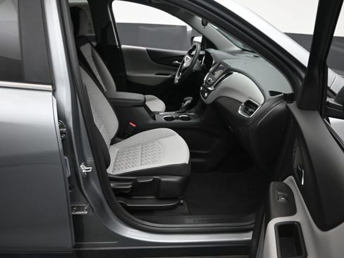 Used 2023 Chevrolet Equinox LT FWD image 9