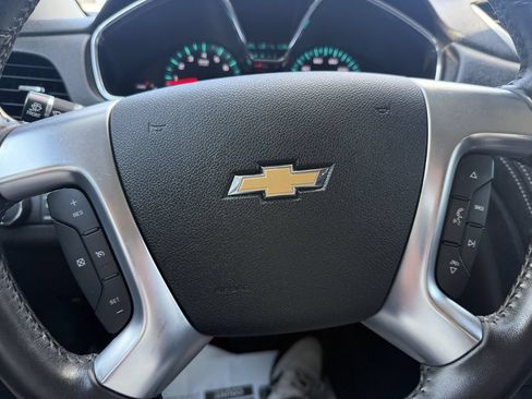 Used 2016 Chevrolet Traverse LT w/ Style and Technology Package FWD image 7
