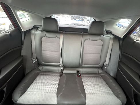 Used 2025 Chevrolet Trax LT w/ LT Convenience Package FWD image 22