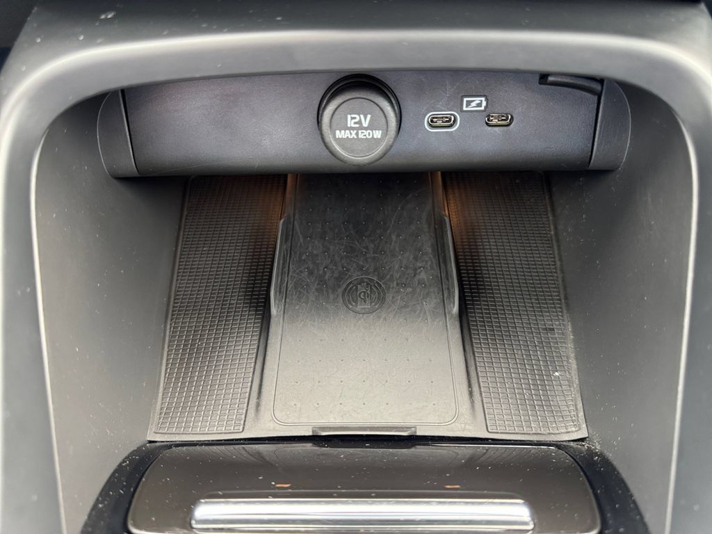 Certified 2023 Volvo XC40 Recharge Plus w/ Protection Package Premier AWD/4WD image 20