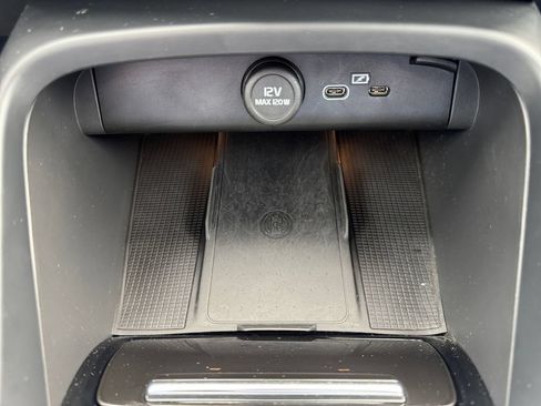 Certified 2023 Volvo XC40 Recharge Plus w/ Protection Package Premier AWD/4WD image 20