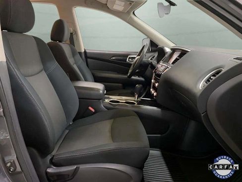 Used 2019 Nissan Pathfinder SV image 27