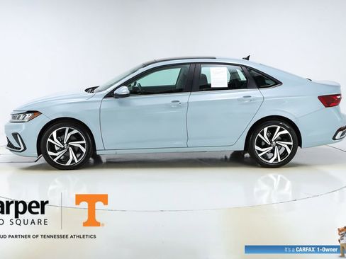 Used 2025 Volkswagen Jetta SEL image 2