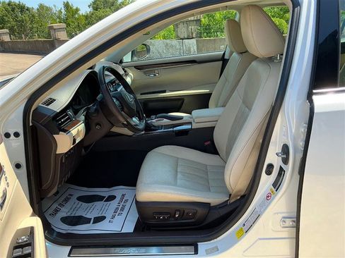 Used 2016 Lexus ES 350 w/ Luxury Package w/Wood Trim FWD image 29