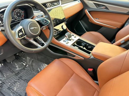 Used 2025 Jaguar F-PACE R-Dynamic S image 9