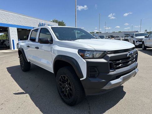 Used 2024 Chevrolet Colorado Trail Boss w/ Advanced Trailering Package AWD/4WD image 7