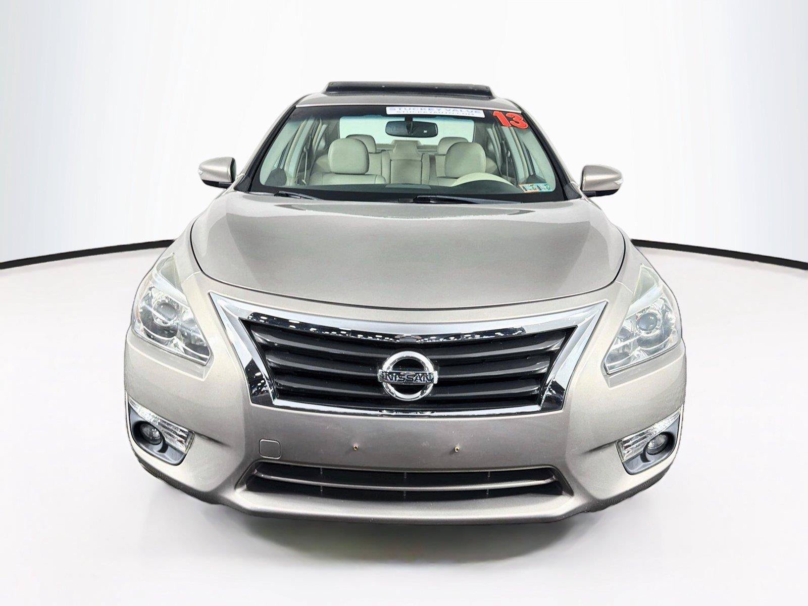 Used 2013 Nissan Altima 3.5 SL w/ Technology Pkg FWD image 6