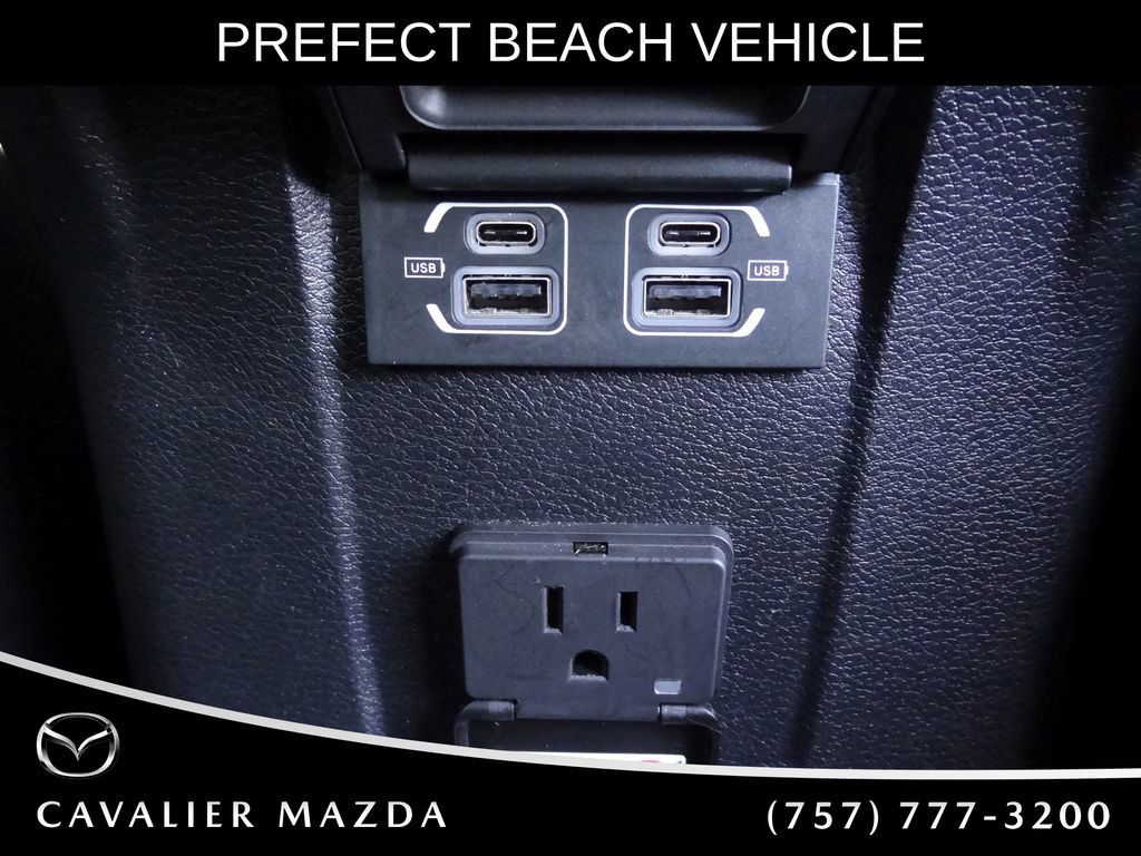 Used 2025 Jeep Wrangler Unlimited Sahara AWD/4WD image 13