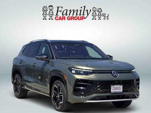 New 2026 Volkswagen Tiguan SEL R-Line AWD/4WD image 2